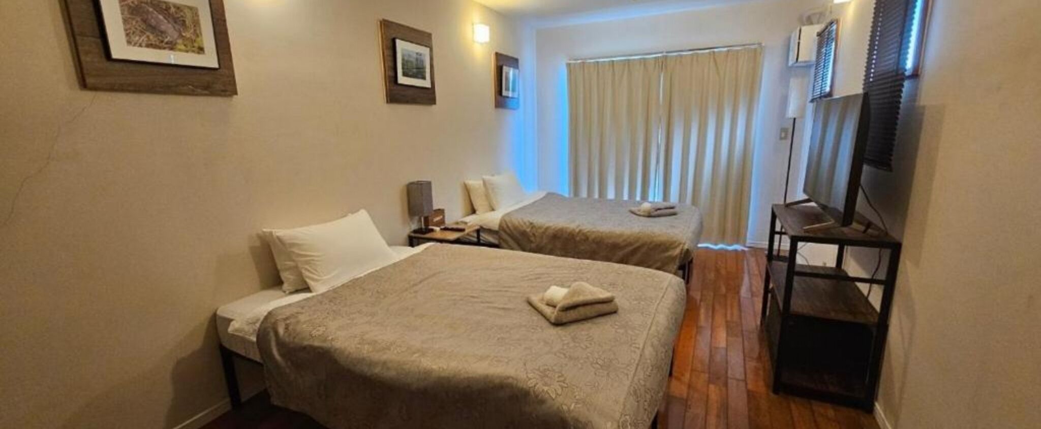 2 habitaciones, escritorio, wifi gratis y ropa de cama 