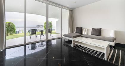 Spacious Serenity - Quiet One Bedroom