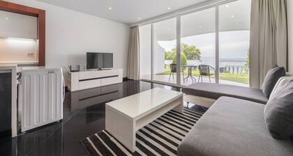 Spacious Serenity - Quiet One Bedroom