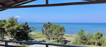 20 steps to the sandy beach Beachfront guesthouse / Amakusa Kumamoto