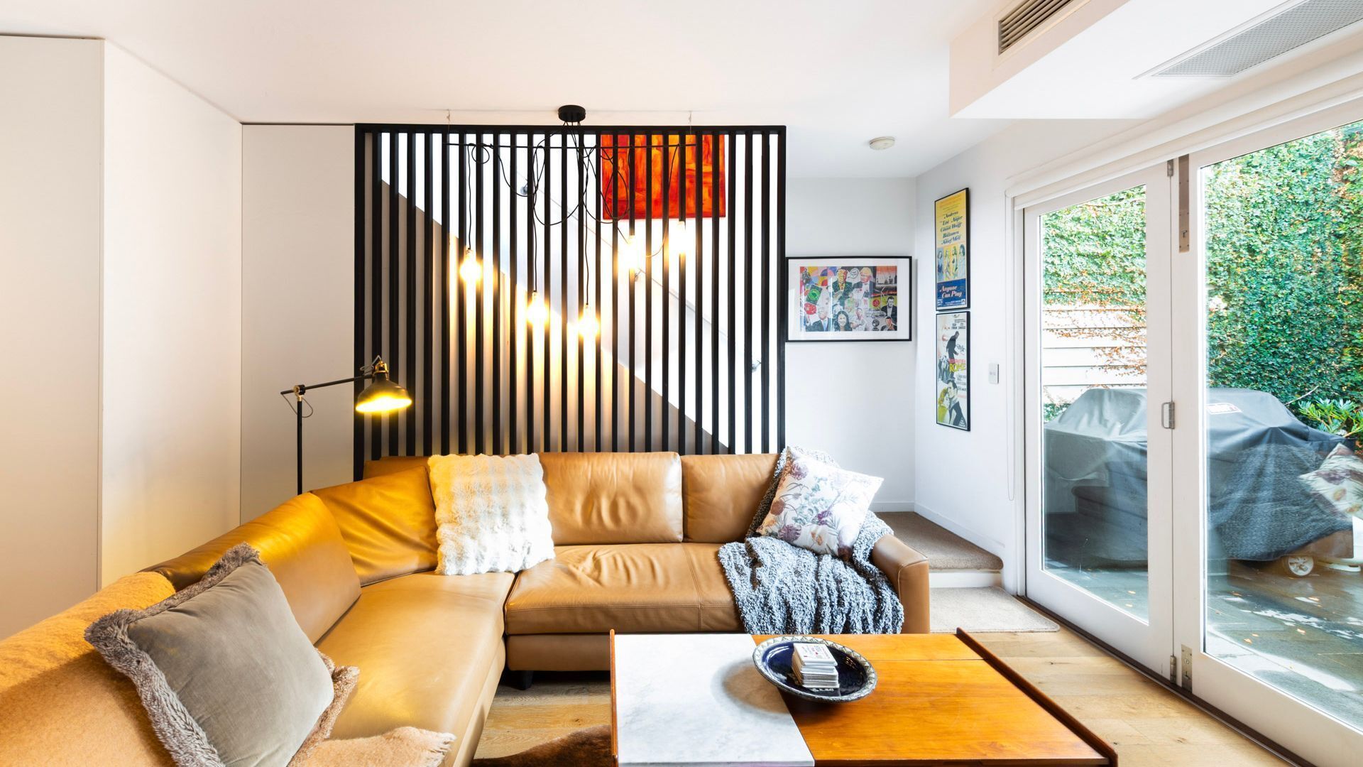 Smart TV, books, stereo