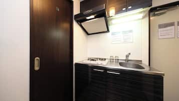 Fridge, microwave, stovetop, cookware/dishes/utensils