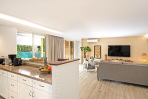 Interior - Two Bedroom Apartment   Oceanfront (SAINT MARTIN)