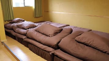 1 chambre, bureau, draps fournis