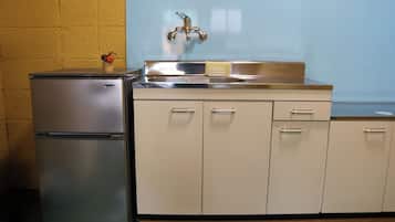 Fridge, microwave