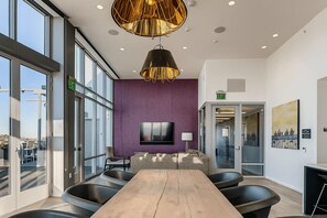 Interior - Blueground | Belltown, city view, nr Seattle Art Museum (Seattle)