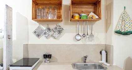 Rustic Apartment in Barletta, 10 Minutes from the Sea