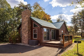 Exterior - Sassafras Cabin (Hocking Hills area) (Rockbridge)