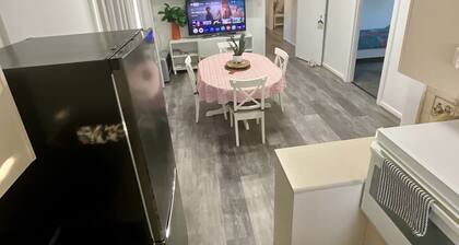 Nanna Margies Guest Home, Pet friendly Quality bedding and a cozy cottage garden