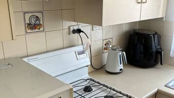 Mikroaaltouuni, uuni, liesi