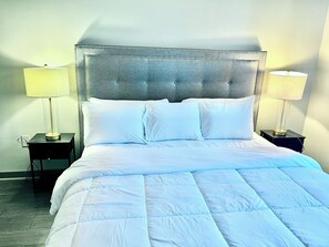 2 Schlafzimmer, Schreibtisch, Bügeleisen/Bügelbrett, kostenloses WLAN