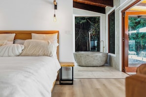 5 chambres, fer et planche à repasser, lit parapluie, Wi-Fi