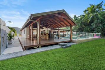 886f78ca-a620-4d58-9abf-294d8ff4ad34