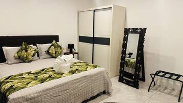 Cortinas blackout y sistema de insonorización