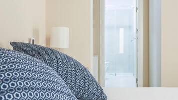 2 chambres, fer et planche Ă repasser, accĂšs Internet, draps fournis