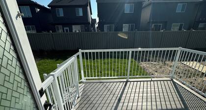 Bright, Modern Getaway Near All The Action