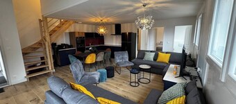 Stilt house 12 pers 50m sea