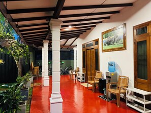 Living area - Sigiri Serenity Hostel (Sigiriya)