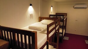 Down duvets, free WiFi, bed sheets