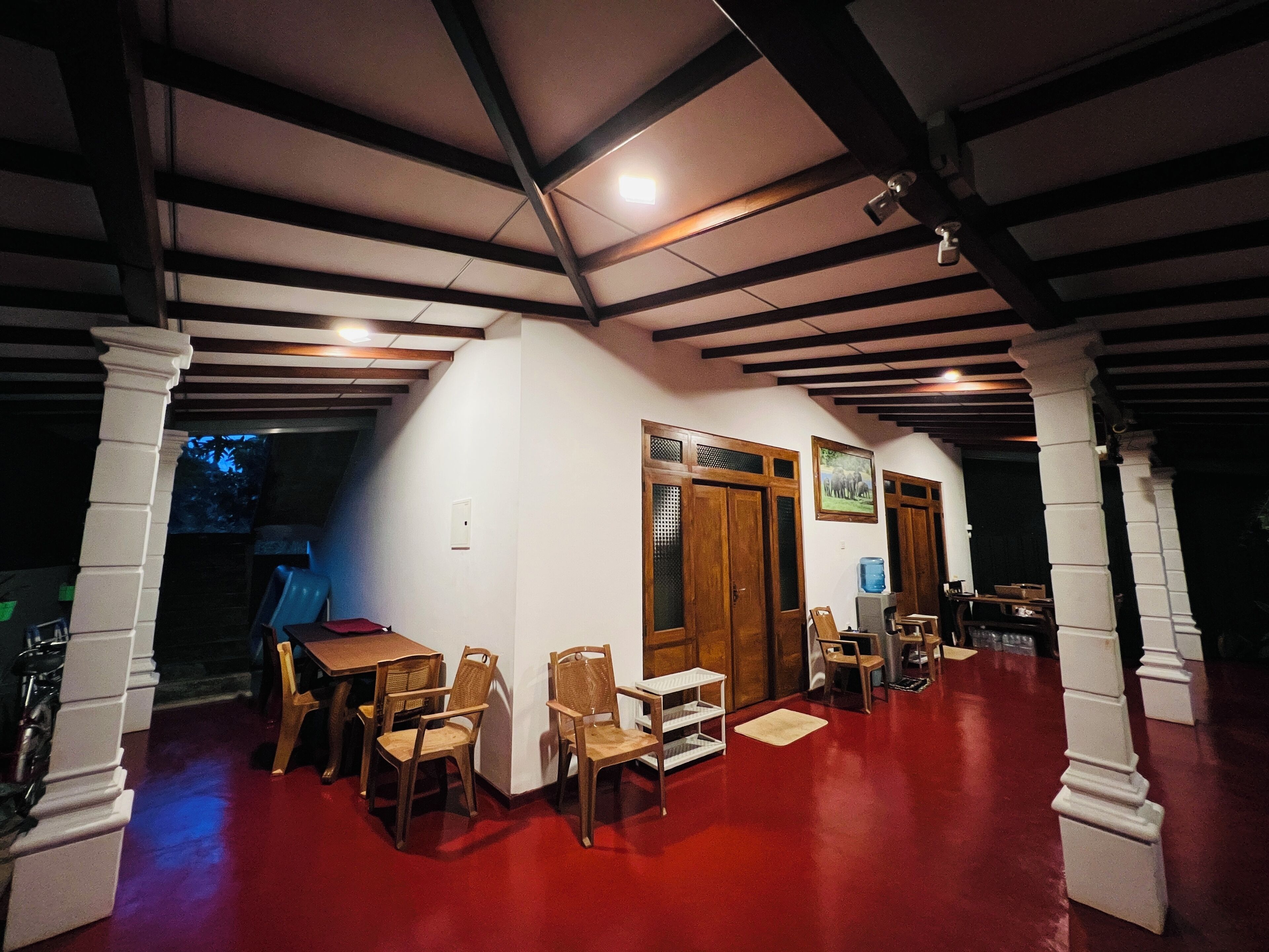 Soundproofing, free WiFi, bed sheets