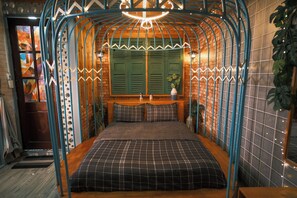 Hypo-allergenic bedding, minibar, individually decorated - 1984 Hotel Kien Giang (Rach Gia)