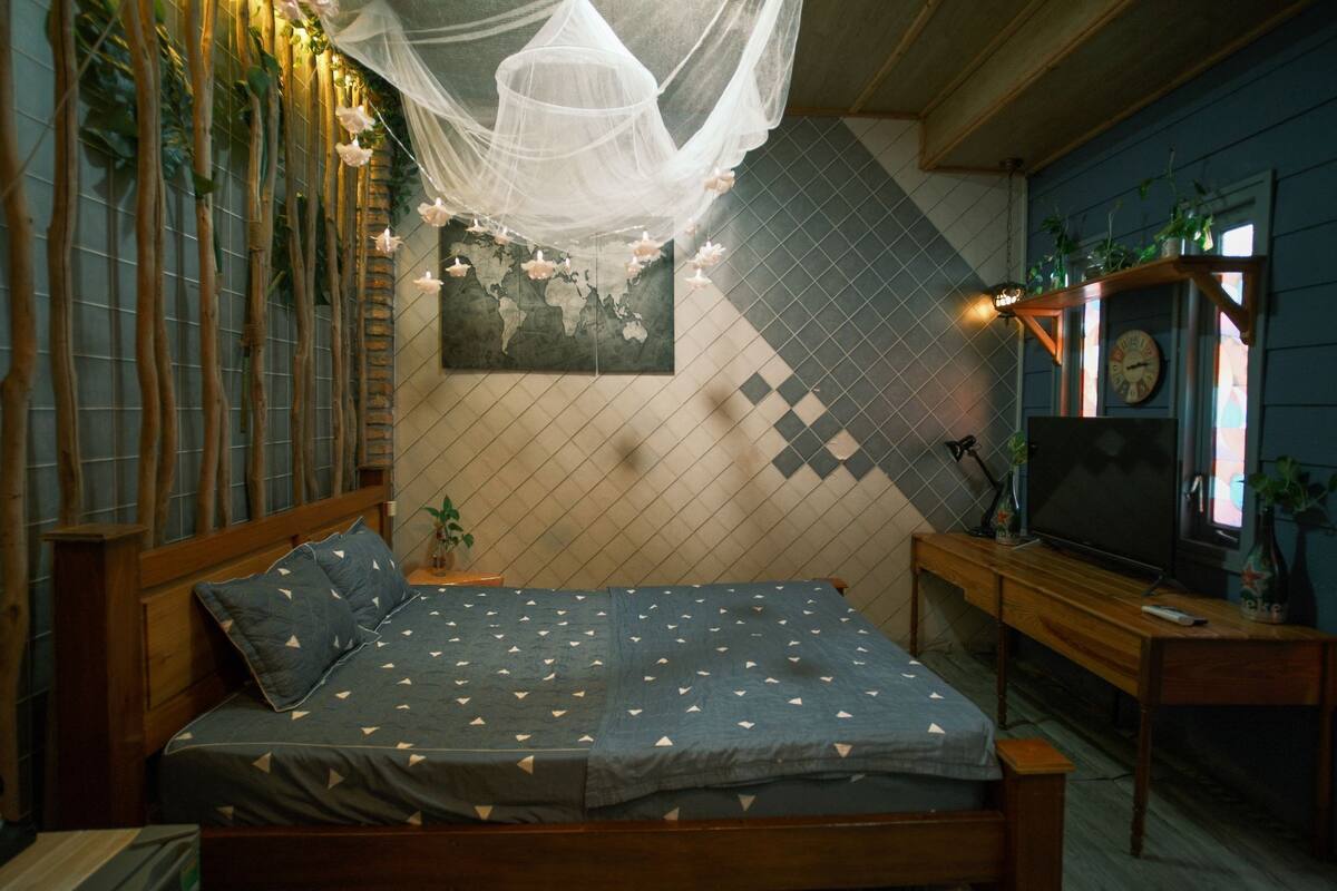 Habitación estándar, 1 cama de matrimonio | Ropa de cama hipoalergénica, minibar, escritorio y cortinas opacas