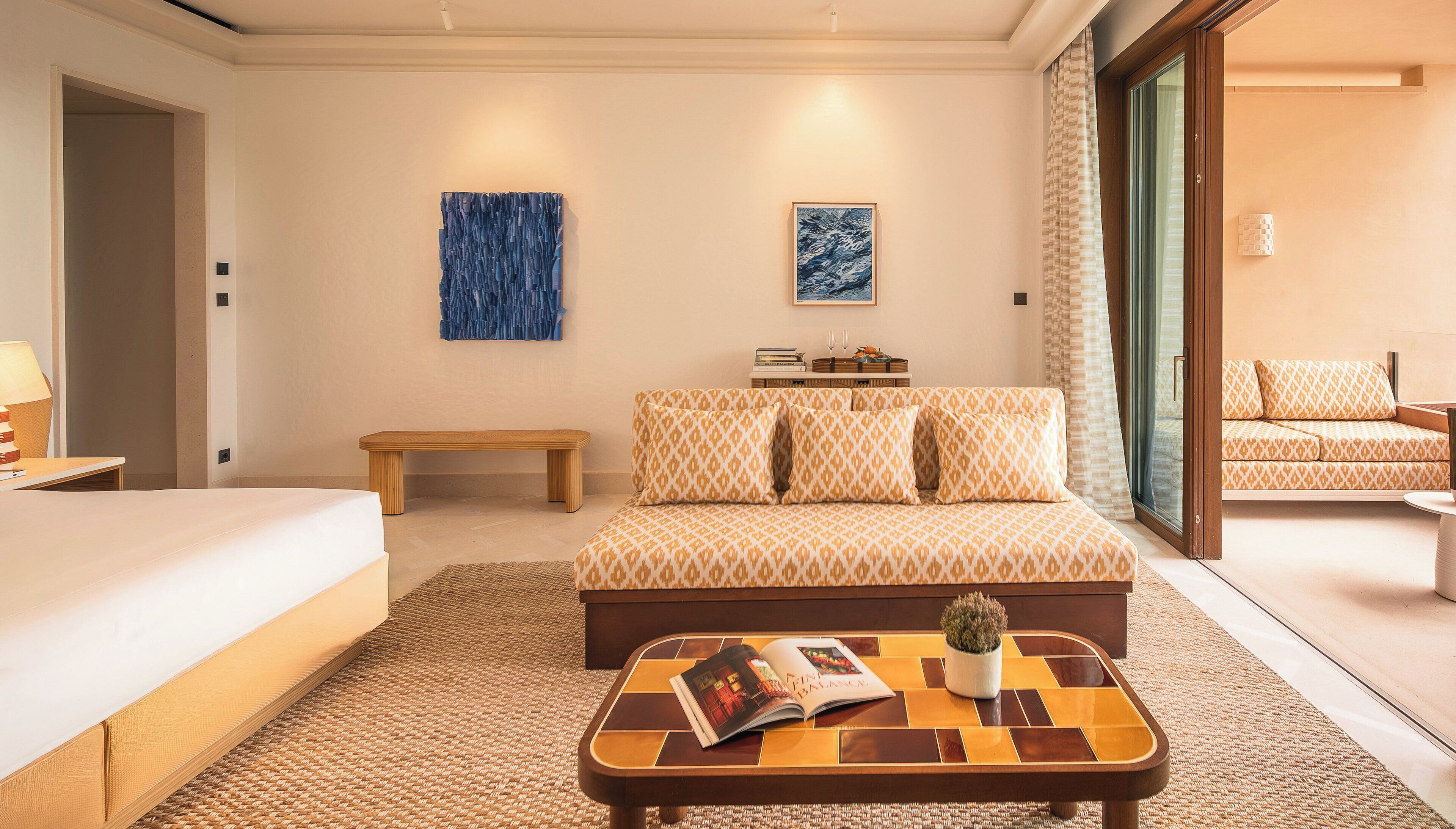 Junior-Suite, Meerblick | Minibar, Zimmersafe, individuell dekoriert, individuell eingerichtet