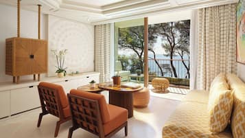 Minibar, Zimmersafe, individuell dekoriert, individuell eingerichtet