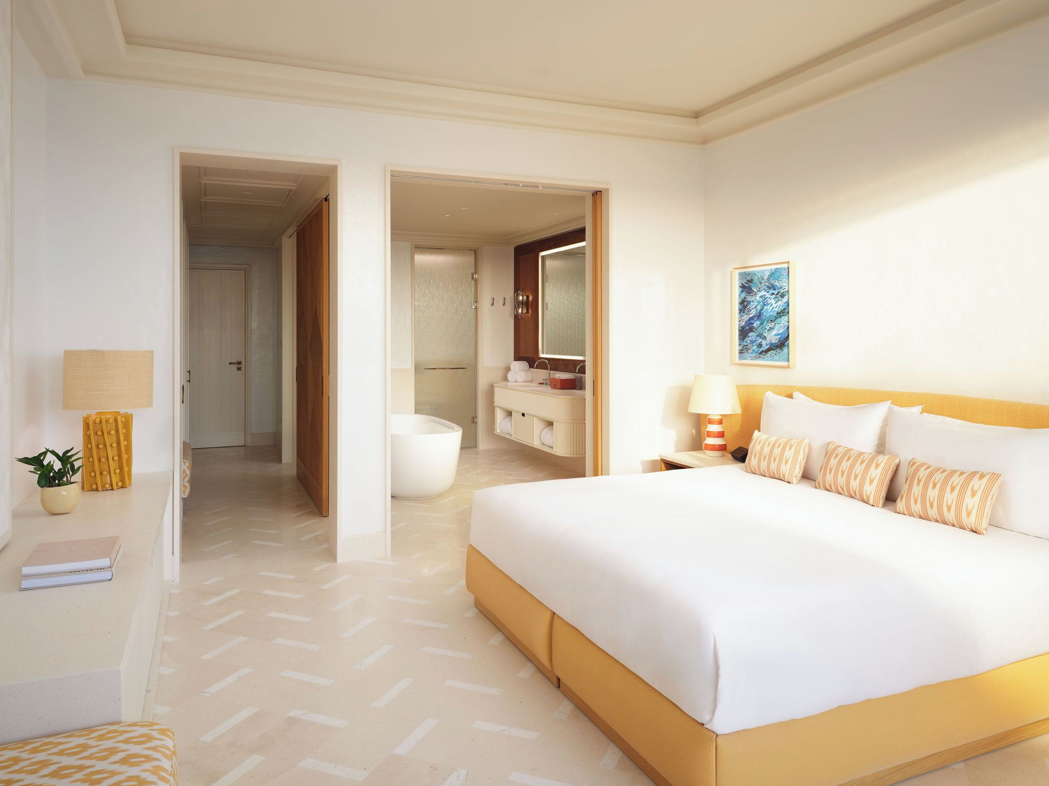 Minibar, coffres-forts dans les chambres, décoration personnalisée