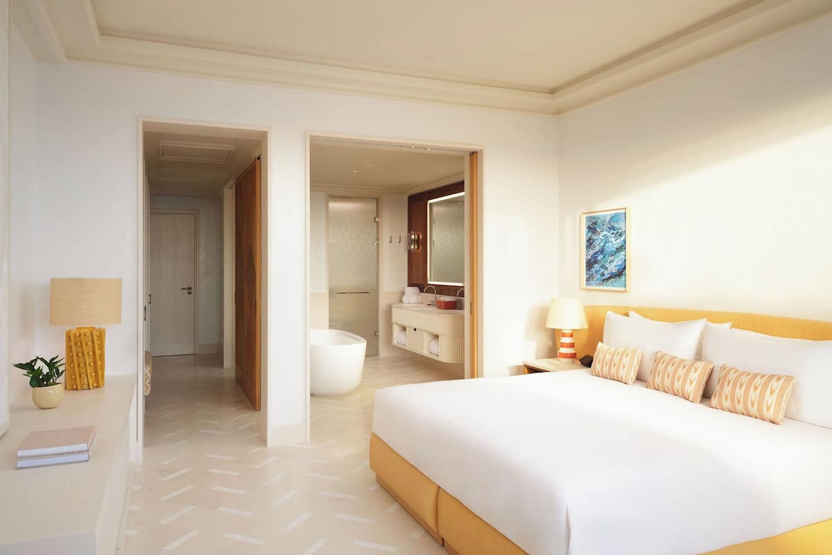 Minibar, in-room safe, individually decorated, individually furnished