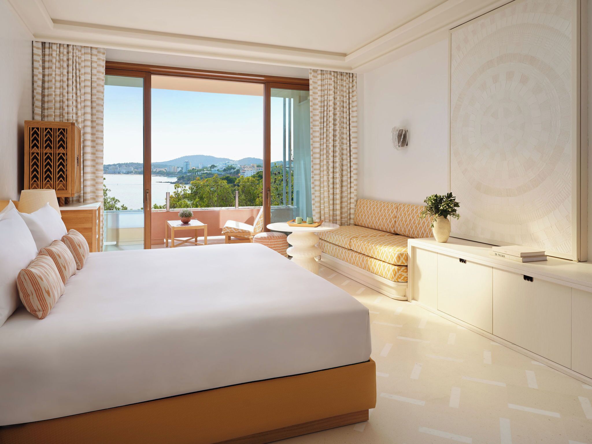 Chambre Deluxe, vue mer | Minibar, coffres-forts dans les chambres, décoration personnalisée