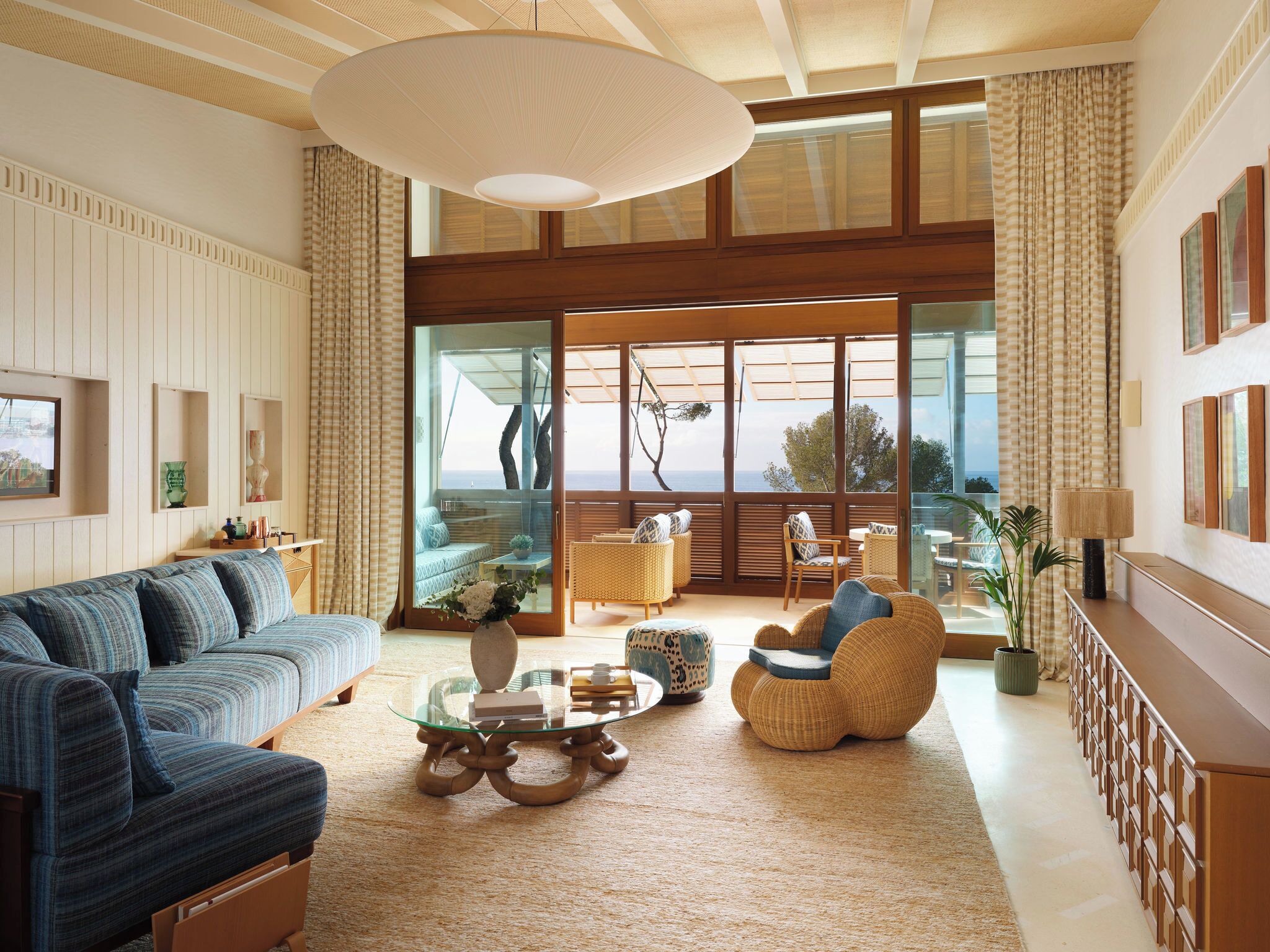 Suite (Punta Negra) | Woonruimte | Een 50-inch ledtelevisie met kabelzenders