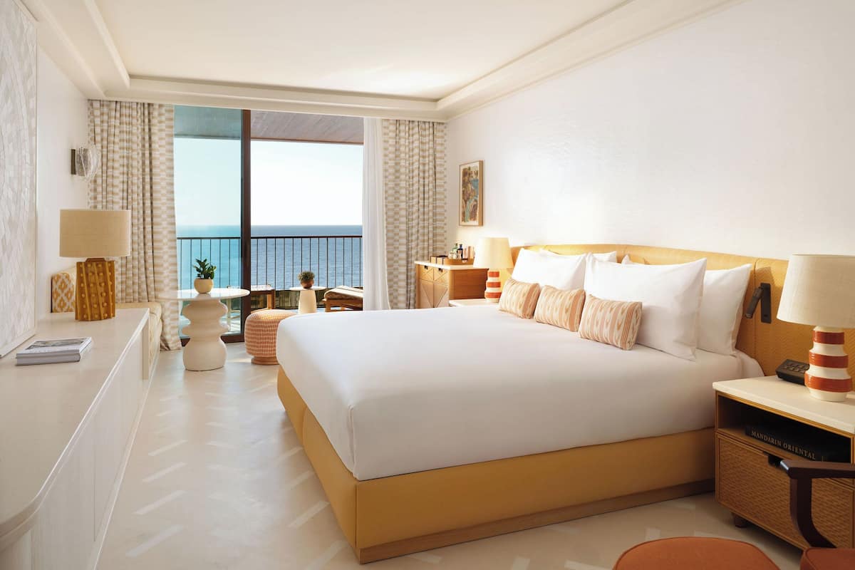 Mandarin, Room, Sea View | Minibar, in-room safe, individually decorated, individually furnished