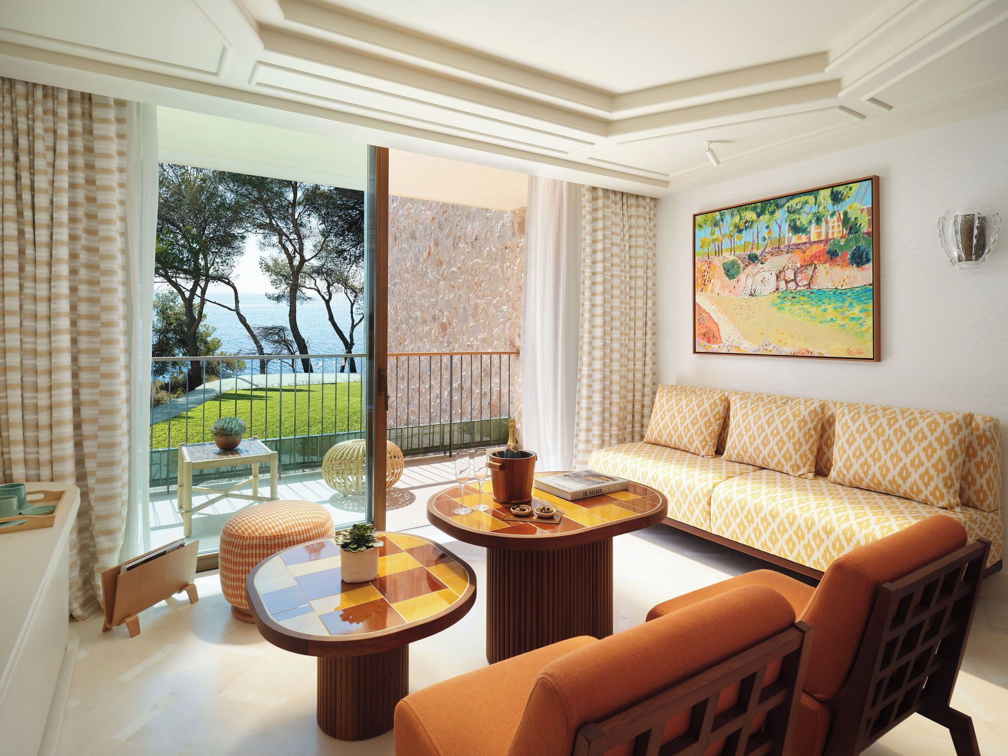 Suite, vue mer | Minibar, coffres-forts dans les chambres, décoration personnalisée