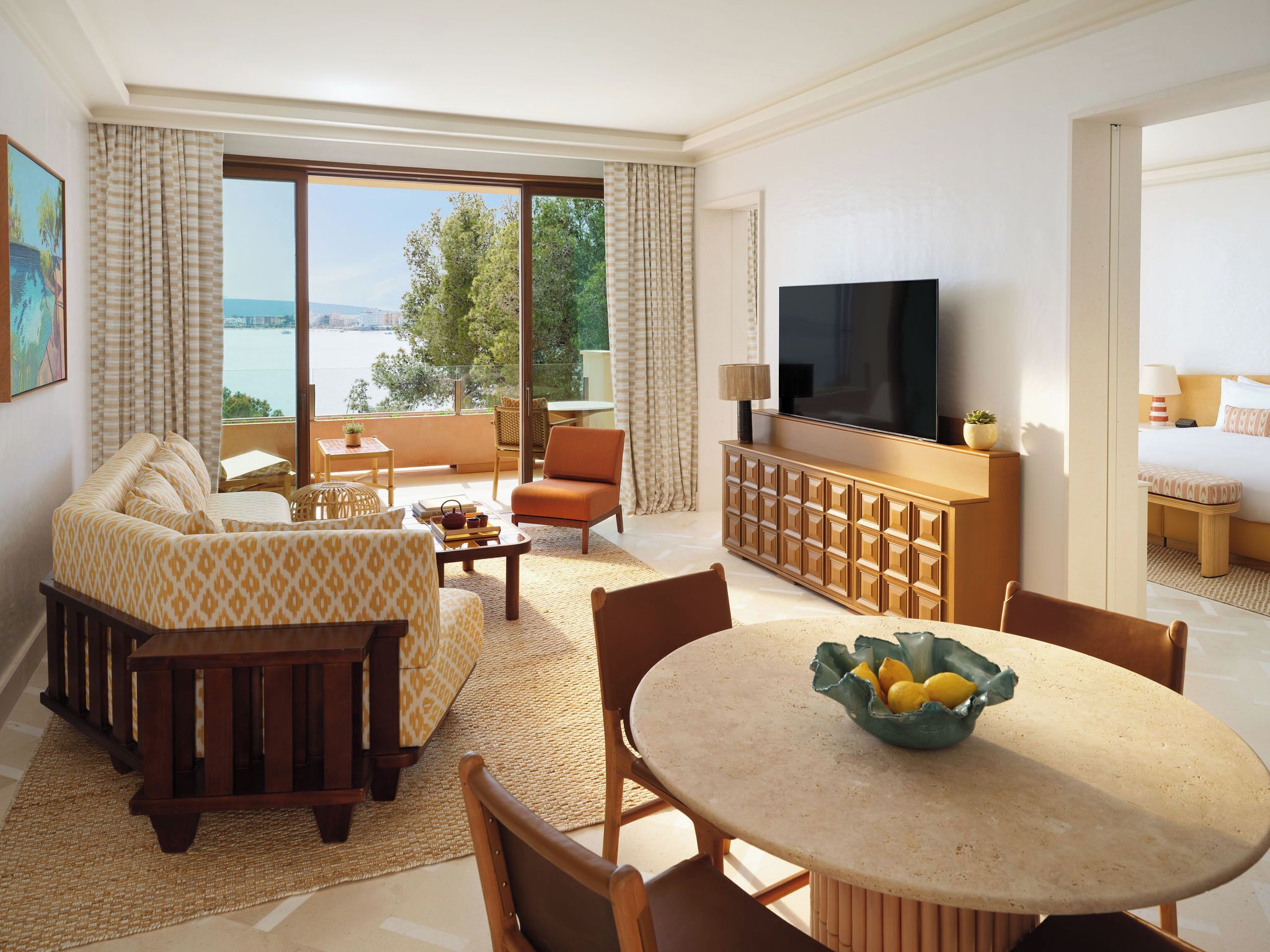 Minibar, coffres-forts dans les chambres, décoration personnalisée