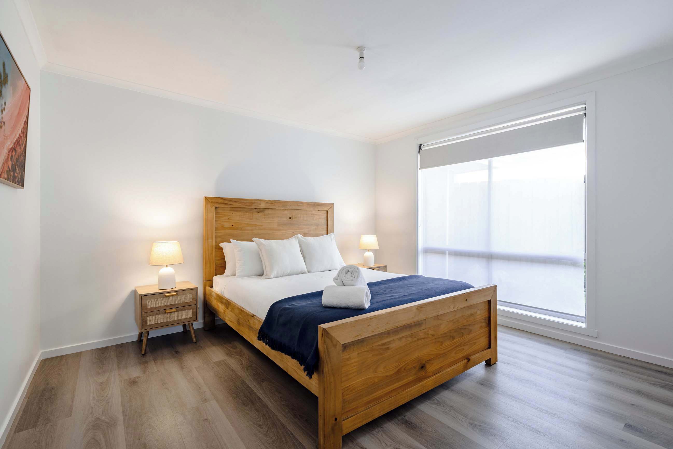 3 bedrooms, desk, WiFi, bed sheets