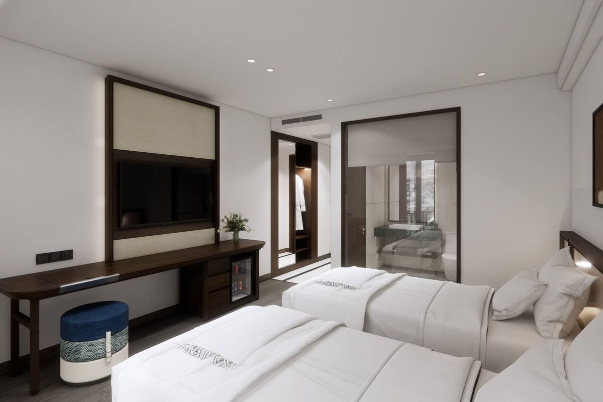 Deluxe Double Room Single Use, Balcony, City View | In-room safe, desk, laptop workspace, soundproofing