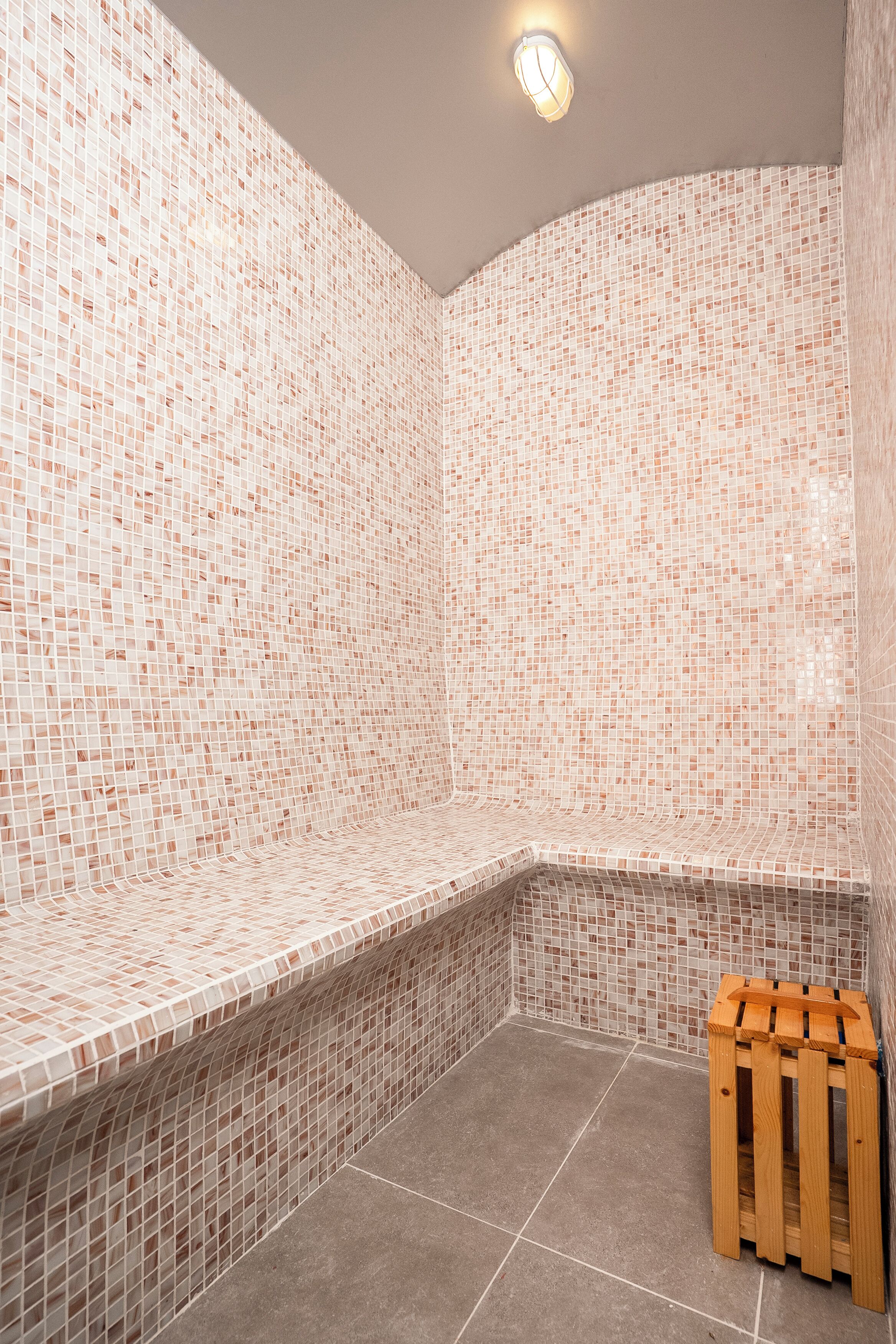 Hot stone massages, Thai massages