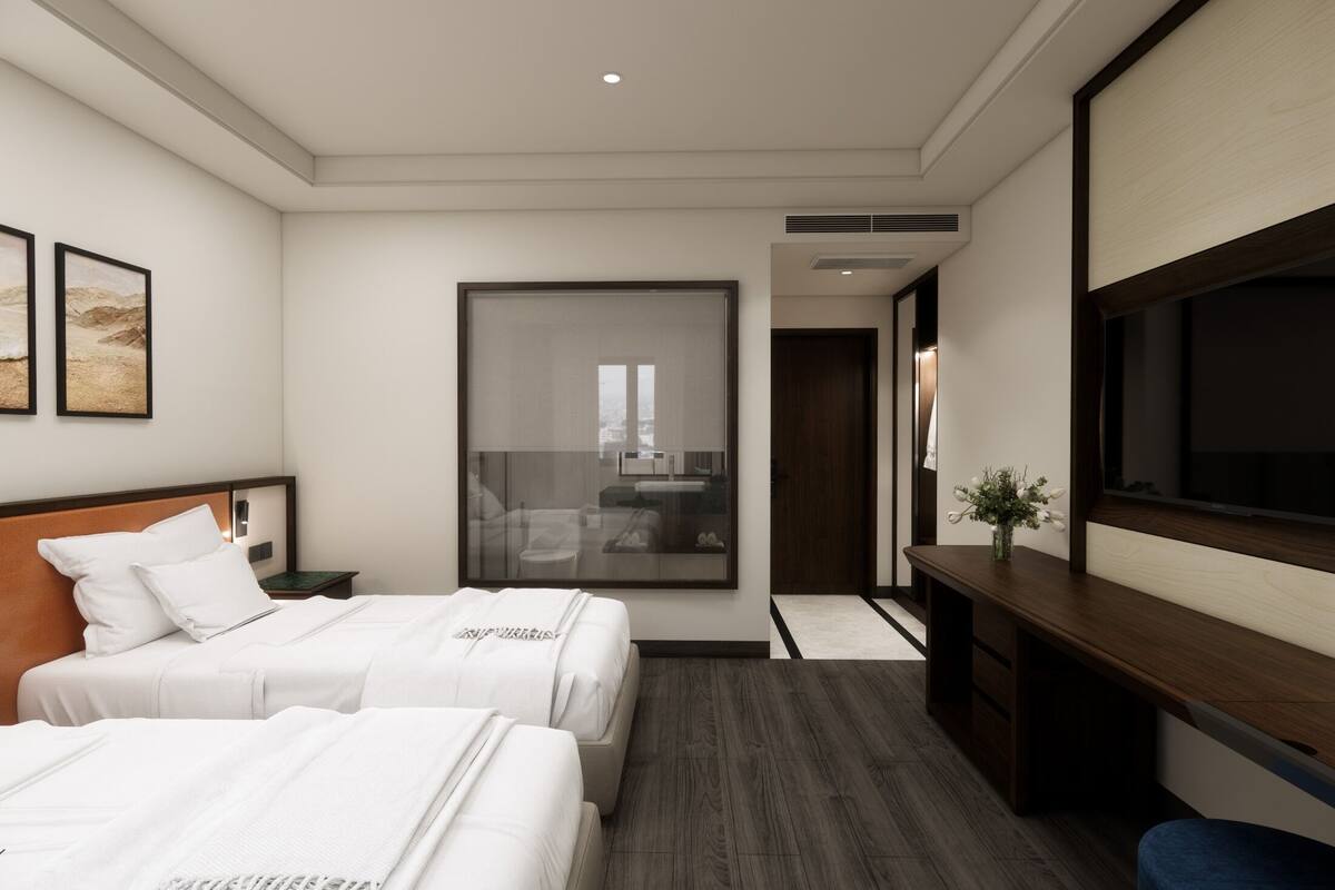 Senior Double Room Single Use, City View | In-room safe, desk, laptop workspace, soundproofing
