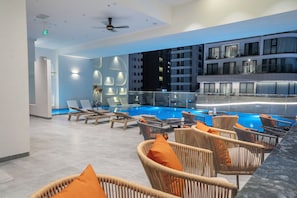 Poolside bar