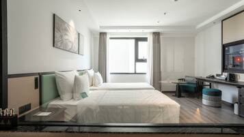 Premier Double Room Single Use, City View | In-room safe, desk, laptop workspace, soundproofing