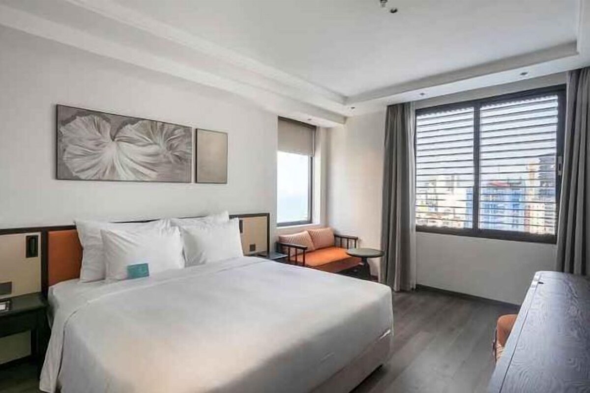 In-room safe, desk, laptop workspace, soundproofing