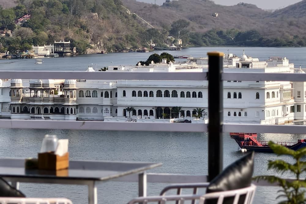 Hotel Lake Star Bistro