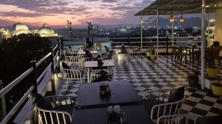 Hotel Lake Star Bistro
