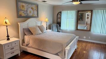 4 habitaciones, tabla de planchar con plancha, wifi y ropa de cama