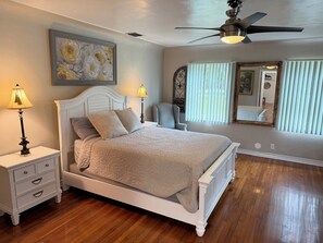 4 chambres, fer et planche à repasser, Wi-Fi, draps fournis