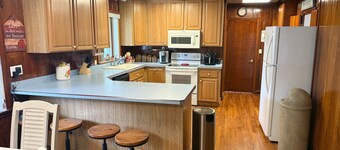 Welcome to the Chicken Coop retreat. Bring your boats, RVs, trailers allvehicles