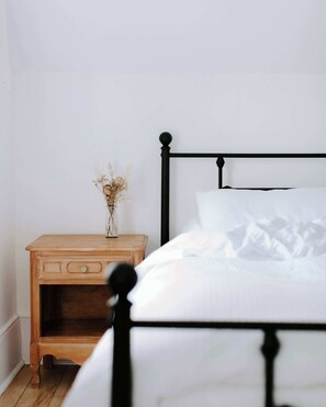 2 habitaciones, tabla de planchar con plancha, cuna de viaje y wifi