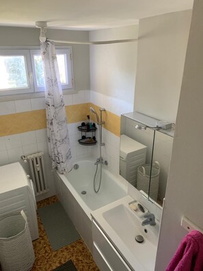 Håndklæder, Sæbe, Toiletpapir