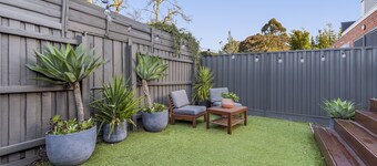 Stylish 3-Bed Thornbury Stay with Outdoor Lounge